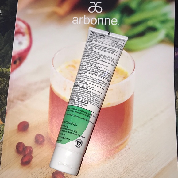 Arbonne Grooming Arbonne Essentials Herbal Muscle Massage Pain Gel